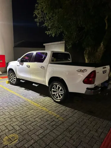 Toyota Hilux CD SRX 4X4 2.8 TDI 16V Diesel Aut. 2016
