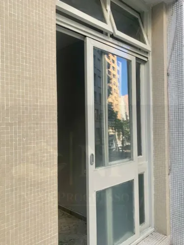 Studio com sacada para locação na Rua Santo Amaro -Bela Vista, São Paulo (SP)