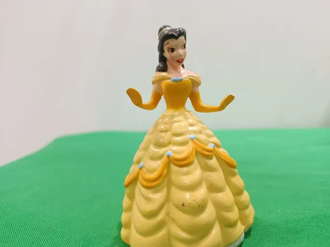 Boneca Bela Original ( de bela e a fera)