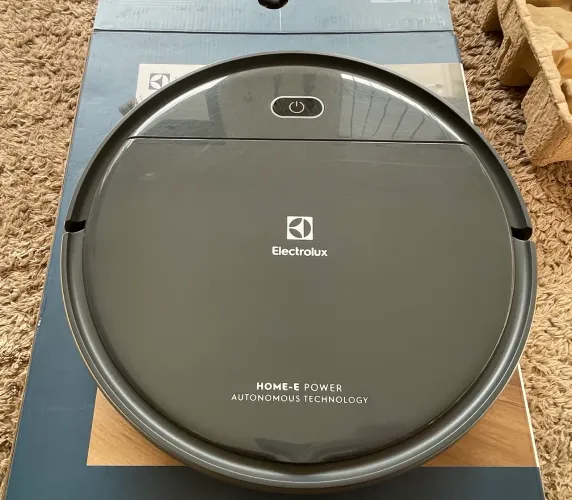 Aspirador Robô Eletrolux ERB30
