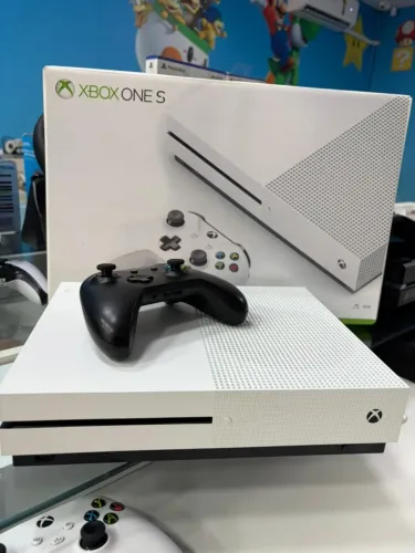 Xbox One S zerooo 3 meses de garantia -- faço olx --