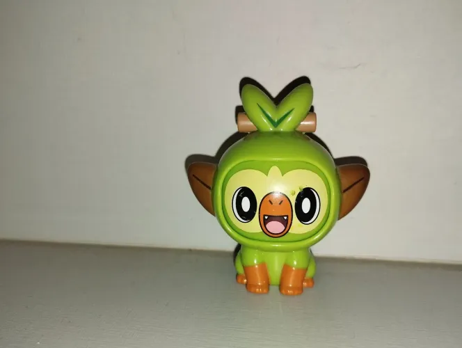 Brinquedo de pokémon Grookey