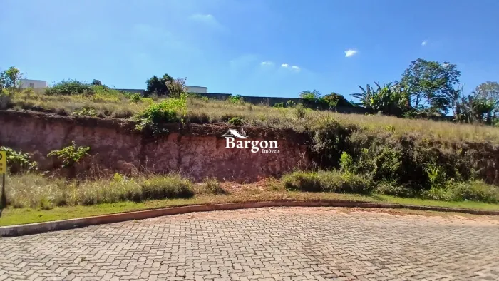 Terreno com 427,61m² a venda em Condomínio fechado no Bairro Salvaterra em Juiz de Fora