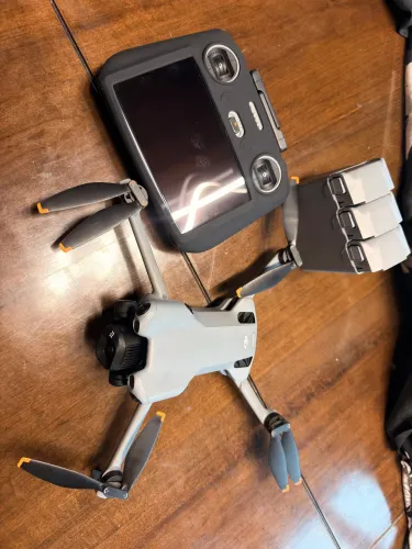 Drone DJI Mini 5 Pro Fly More Combo Plus (Com tela)