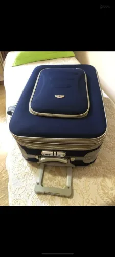 Mala GRANDE de viagem linda! Usada uma única vez.