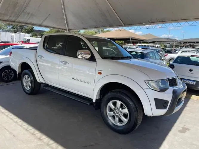 Mitsubishi L200 Triton HPE 3.5 CD V6 24V Flex Aut. 2012