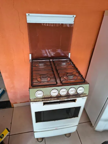 Fogão 4 bocas funcionando perfeitamente