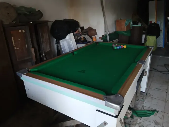 Mesa de bilhar/ sinuca