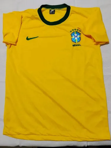 Camiseta Seleção Brasileira tamanho G - Primeira linha 