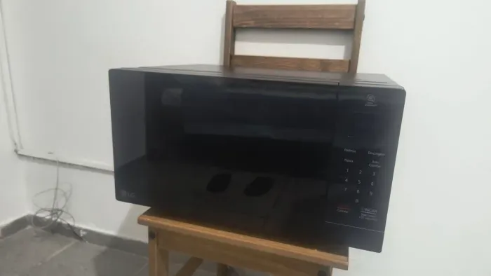Microondas LG 30 L 220v preto novinho