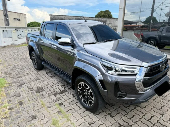 Toyota Hilux CD SRX Plus 4X4 2.8 TDI Die. Aut. 2025