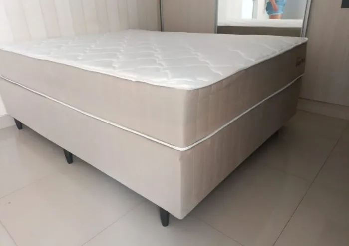Cama box molas ensacadas bege ou preta
