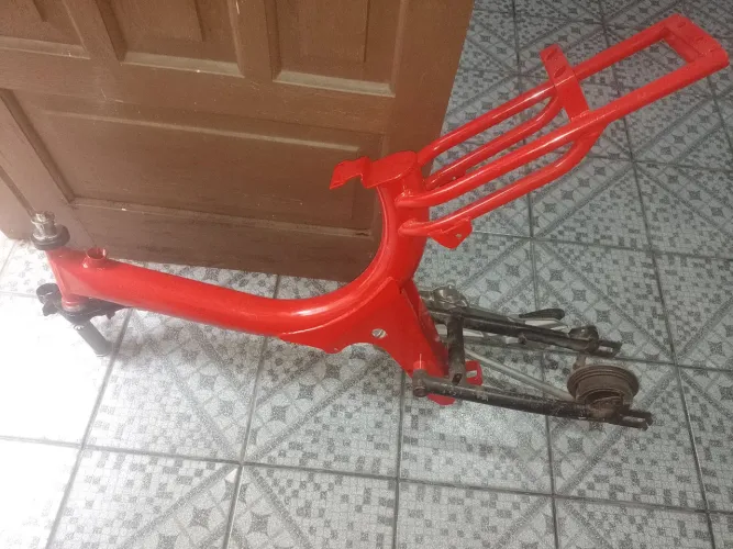Quadro da mobby 4 tempos + quadro elástico + par de bacalhaus 