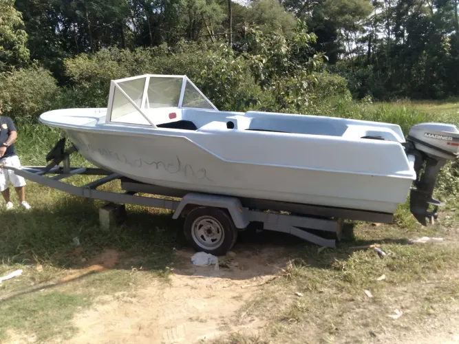 Lancha aceito troca em carro ou moto