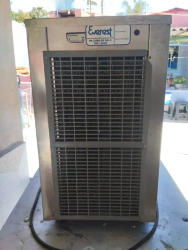 Máquina de Gelo em Escama Everest 300 kg