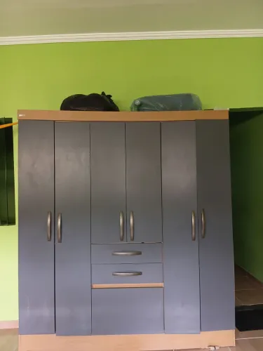Vendo guarda roupa de segunda mão