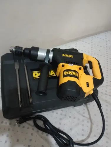 MARTELETE 8KG PERFURADO E ROMPEDOR DEWALT COMPLETO.