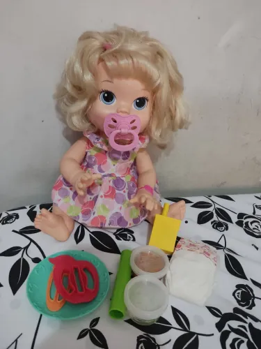 Boneca baby alive comilona