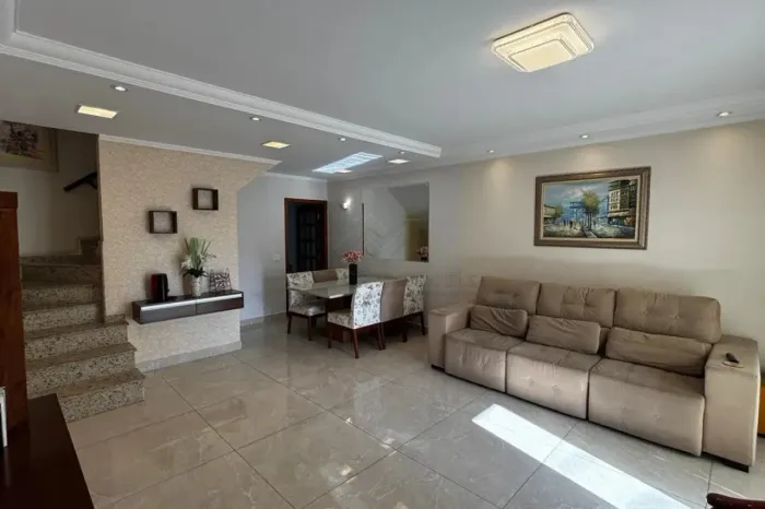 Casa com 03 dormitórios para locação e venda, 225m² na Vila Metalúrgica - Santo André/SP