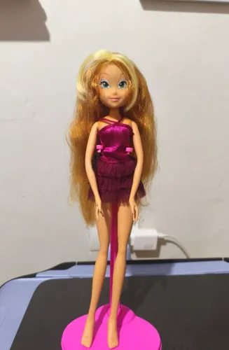 Boneca Flora Winx Witty toys (LER DESCRIÇÃO)