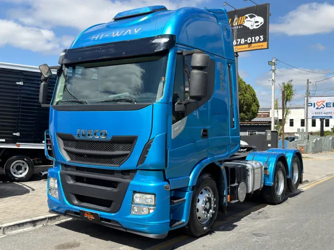 Iveco Hi-way 440 6x2 2022 Azul