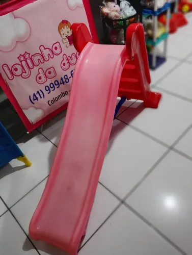 Escorregador rosa 3 degraus perfeito estado