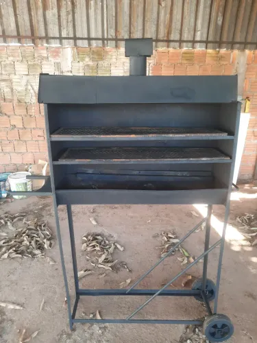 Vendo churrasqueira para espetinhos 