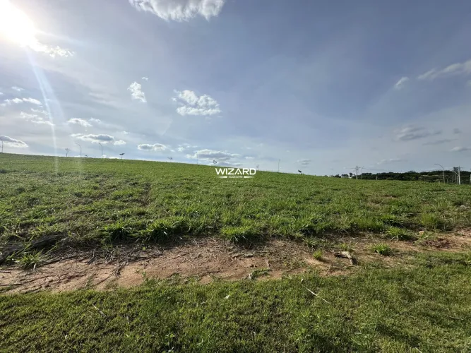 Terreno no condomínio em Alphaville Dom Pedro, Campinas