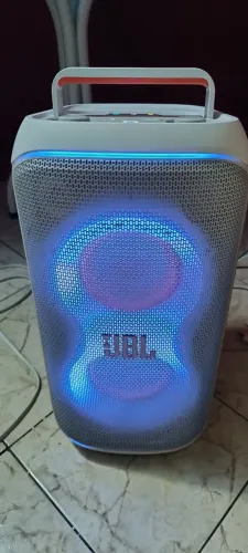 SOMENTE VENDA. VENDO CAIXA DE SOM JBL PARTYBOX 120.