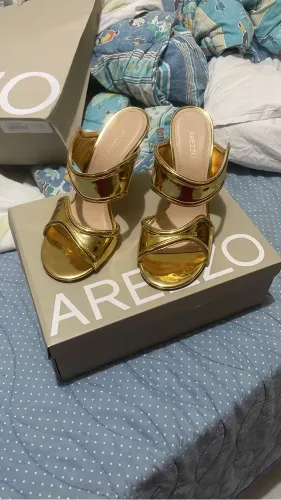 Sandália Arezzo 37