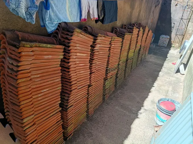 400 Telhas Coloniais de Barro Usadas - Bom Estado