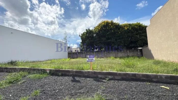 Terreno comercial à venda com 600 m²