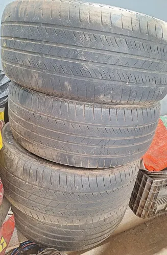 Vende-se Pneus Westlake Semi Novos.