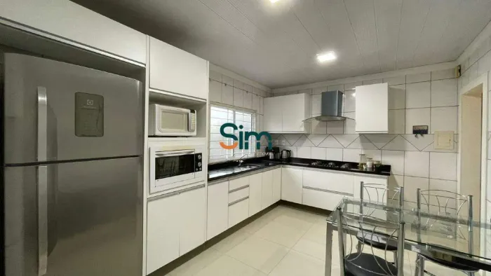 Casa Residencial para Aluguel em Chapecó (Bairro Bela Vista) | 3 Quartos, Piscina e Garage
