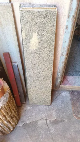 Pedaço de granito LEIA