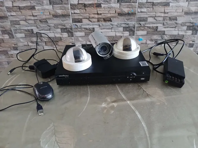 Kit Segurança Intelbras DVR VD 3104 4 canais + 3 Câmeras HD - LEIA A DESCRIÇÃO