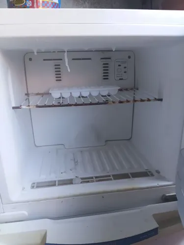 Vendo Geladeira Gelo Seco