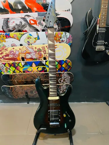 Guitarra SuperStrato Golden