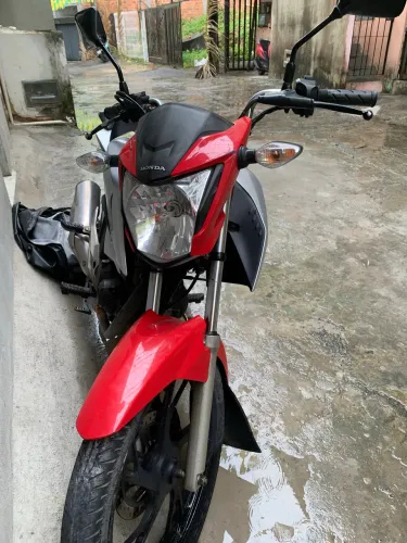 Vendo titan 160