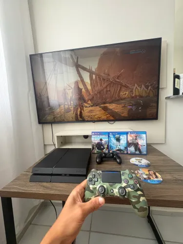 PlayStation 4 Fat 500gb com 2 controles e jogos 