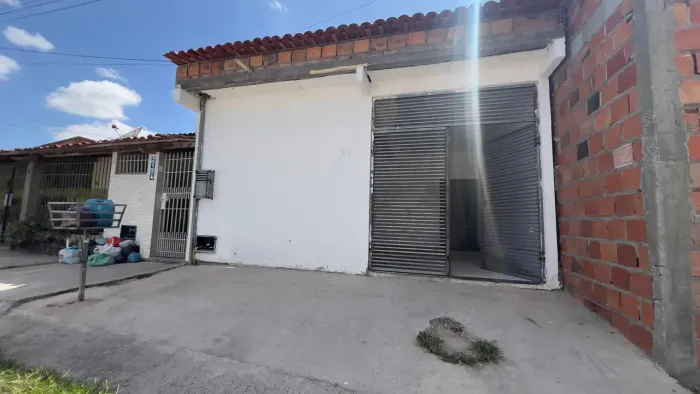 Casa com 2 quartos (1 suíte) + Estrutura para 1º andar no Conjunto Fraternidade (Tomba)