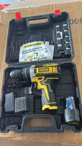 Maleta com acessórios- Kit Parafusadeira/ furadeira a bateria - novo na caixa