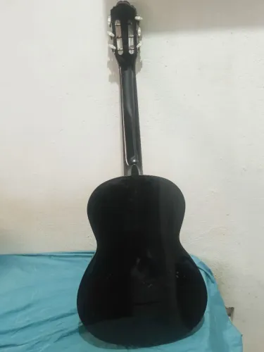 Violão semi-novo