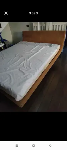 Cama king alto padrão de veludo com coxão alemao