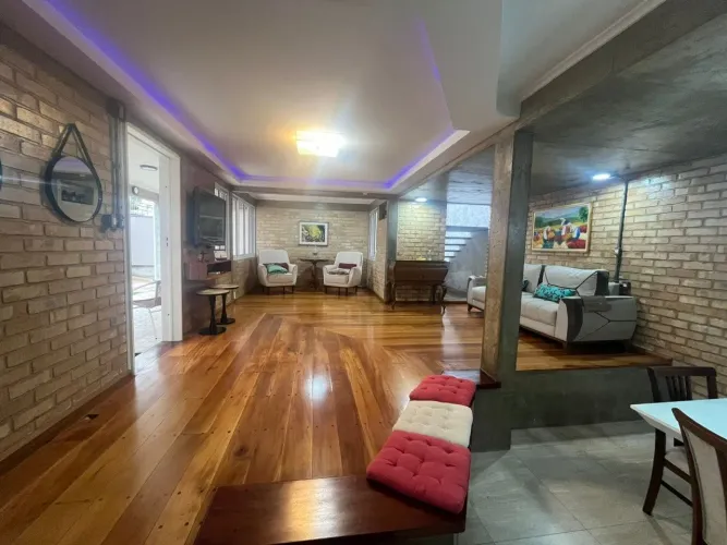 Agronômica | Casa 4 quartos (2 suítes)