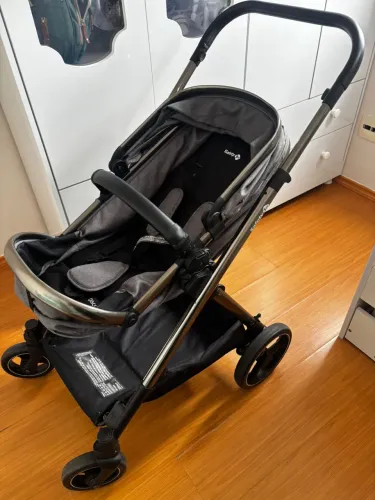 Carrinho de bebê *novo*