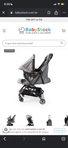Carrinho de bebê com bebê conforto