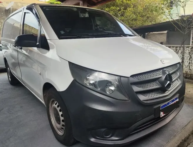 Mercedes-Benz Vito 111 CDI Furgão 1.6 TB Diesel 4P MEC 2016
