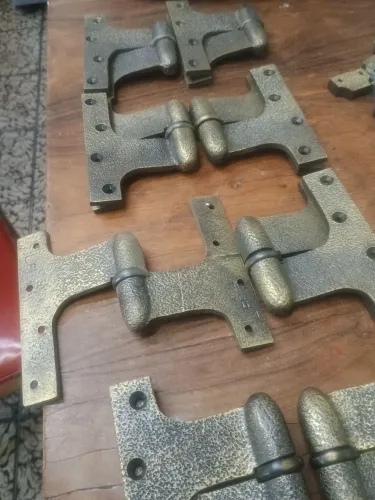 Lote dobradiças e Cremona