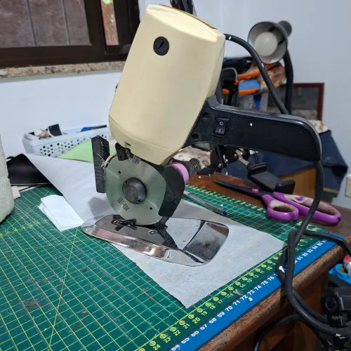 Máquina de corte de tecido Usada